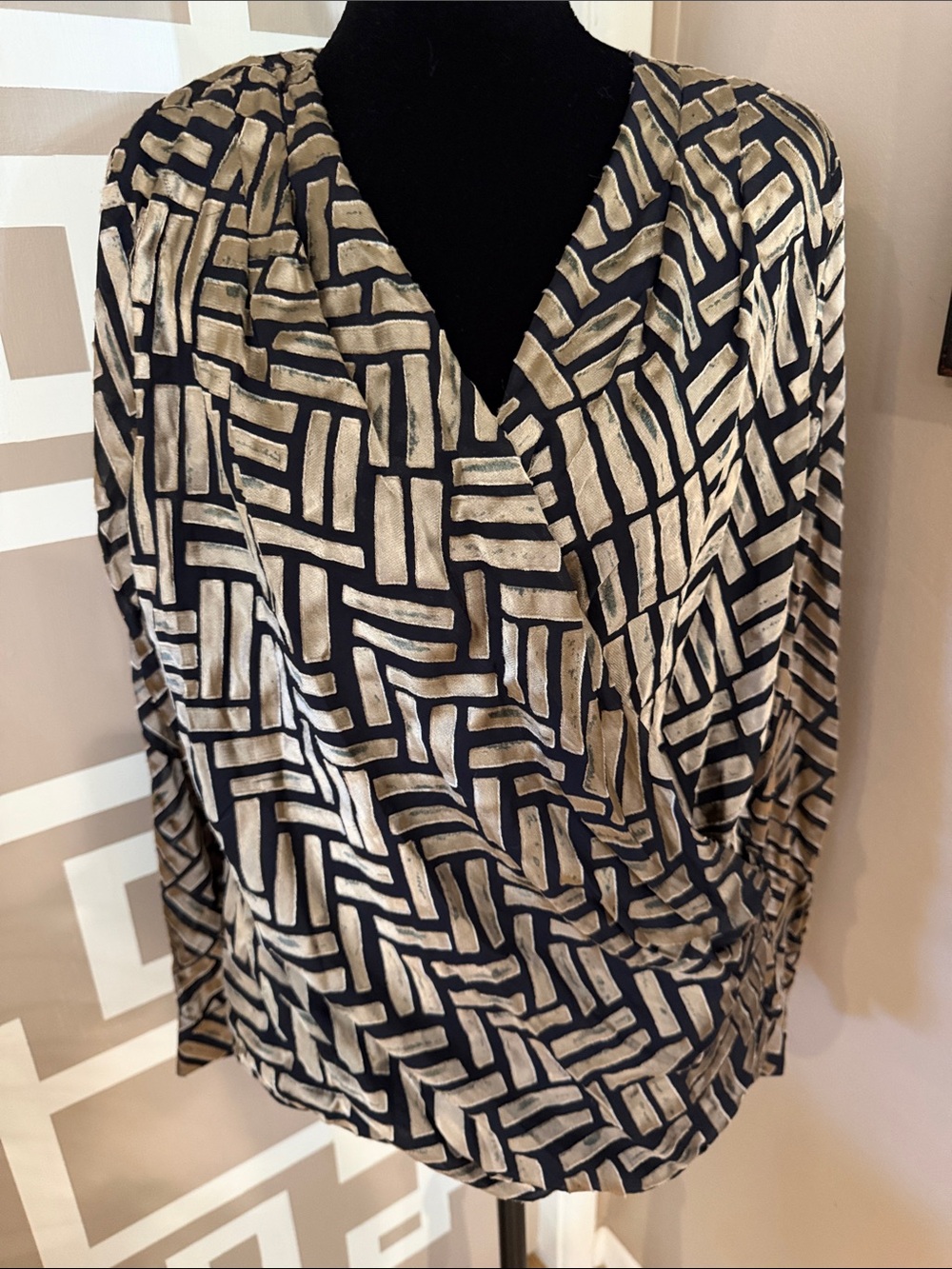 Donna Karan New York Long Sleeve Chevron Burnout Blouse, NEW W/OUT TAGS Blk/Gold